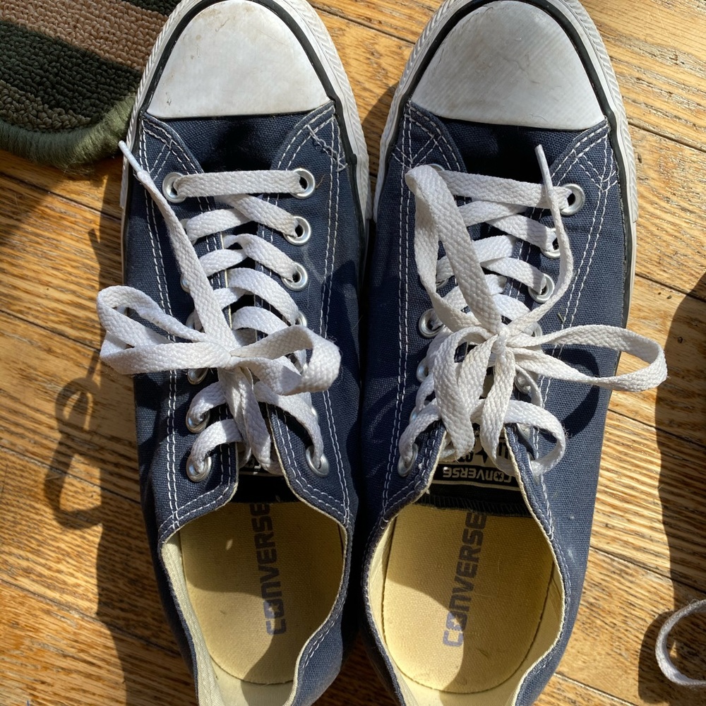 Navy low top converse